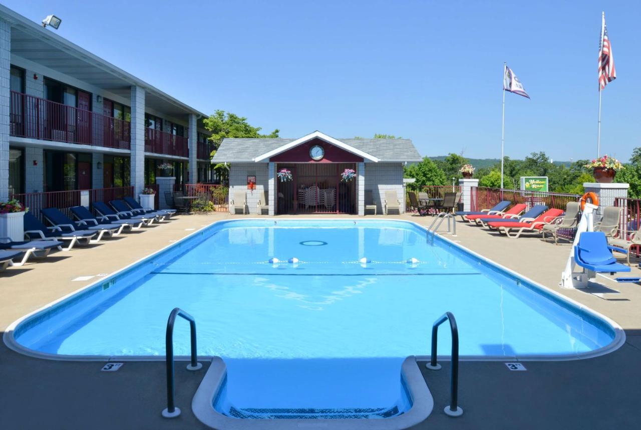 Motel Ramada By Wyndham Branson Exterior foto